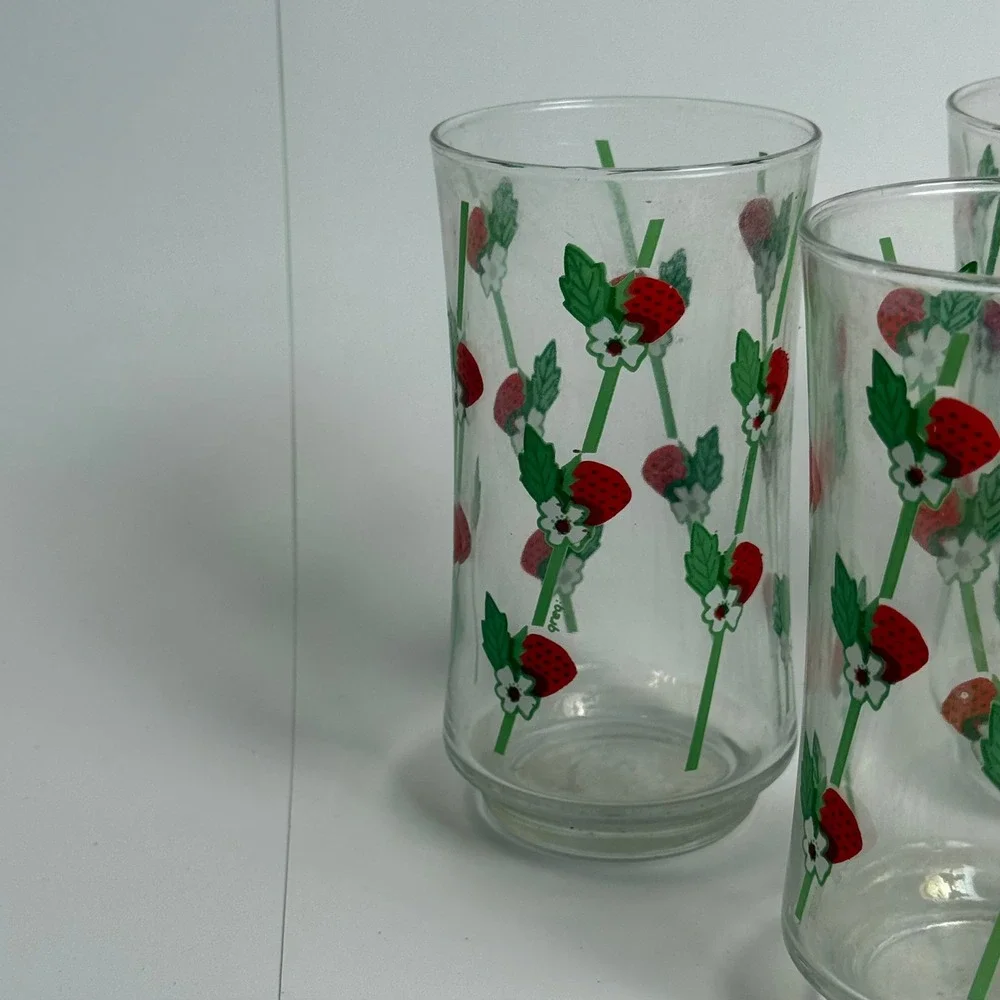 Vintage Greg Flowers Strawberry Vine Glass Tumblers Retro Set of 5 Red Green